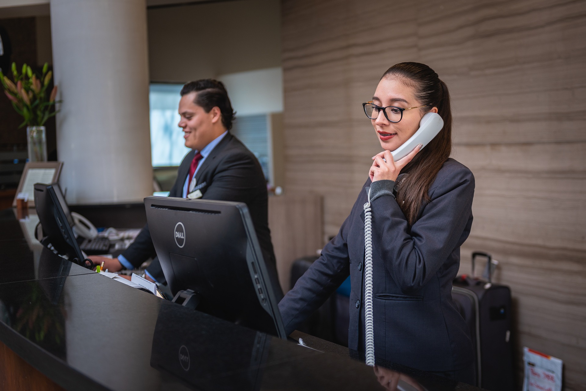 receptionists-ge43d0533c_1920 receptionists-ge43d0533c_1920